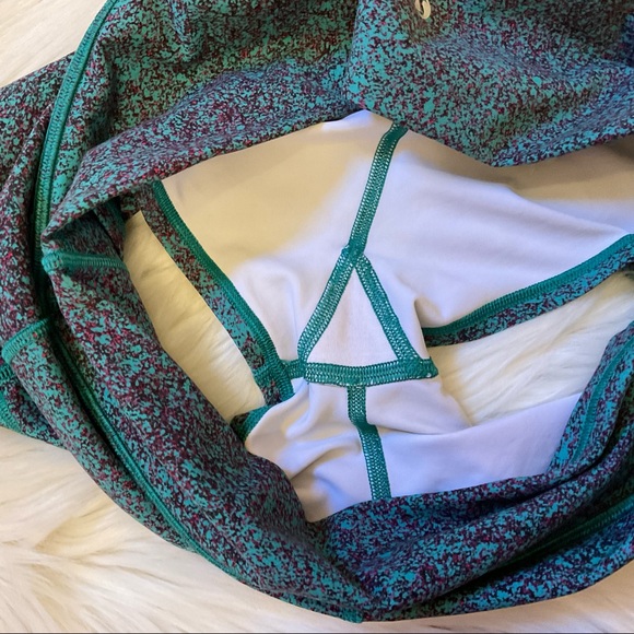 Lululemon In Movement Shorts - Size 12 - Everlux - Ditzy Spritz / Teal Media - Picture 7 of 11